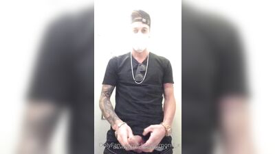 Chris Diamond Jerks Off In The Plane Toilet