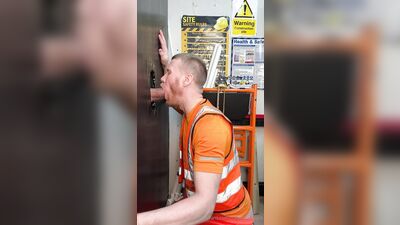 Gloryhole Creampie - TradesmanCock ReddieXXL TenInchDaddy22 & TopMonsterCock