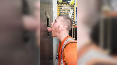 Gloryhole Creampie - TradesmanCock ReddieXXL TenInchDaddy22 & TopMonsterCock