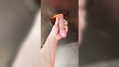 Gloryhole Creampie - TradesmanCock ReddieXXL TenInchDaddy22 & TopMonsterCock