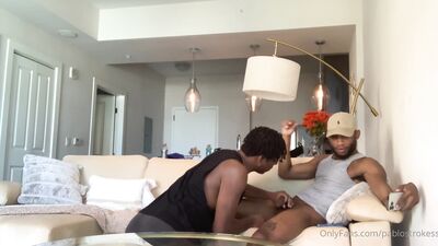 Pablo Strokes & Kylan Kiddo - Gay Porn