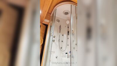 Ridick_7 Pee and Shower Cam - gay porn (32)