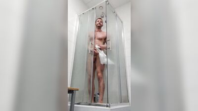 Ridick_7 Pee and Shower Cam - gay porn (16)