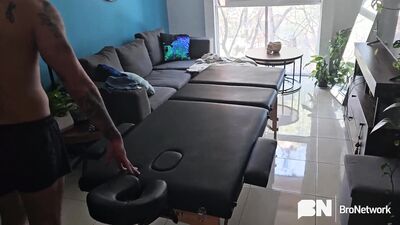 Vic Gioz - Deep Tissue Massage - gay porn