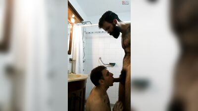Fudendo no banho Milo Galician e Simon Montana