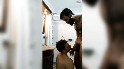 Fudendo no banho Milo Galician e Simon Montana