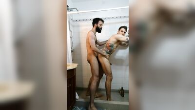 Fudendo no banho Milo Galician e Simon Montana