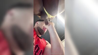 Tesao pos treino - Rico Marlon  Bombom Dot - gay porn