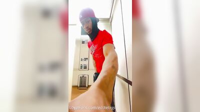 EddieBigD - Getting caught in The Elevator