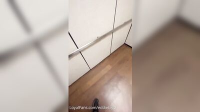 EddieBigD - Getting caught in The Elevator