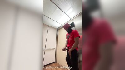 EddieBigD - Getting caught in The Elevator