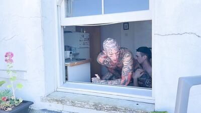 RawFuckClub - Hoping the neighbours get distracted by my mates tattoos while i eat his hole - free gay porn