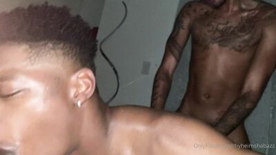 OnlyFans - Rhyheim Shabazz - Sharing clips from my night with a few of my Fan Page brothers - free gay porn
