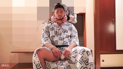 OnlyFans - Sasuke Daru - Rubdown in Fundosi - free gay porn