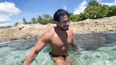 OnlyFans - Alejo Ospina - Blowing stranger in the beach - free gay porn