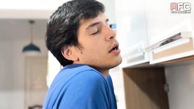 RawFuckClub - Mi primo me ayuda a sacar la proteina pero no de la licuadora - free gay porn