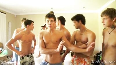 Issue #16 - Dancing Queens documentary - free gay porn