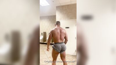 OnlyFans - John Bronco - 2022-02-22 little flexing at the gym after cardio - free gay porn