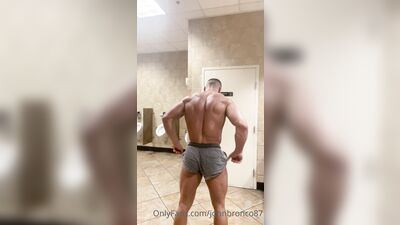 OnlyFans - John Bronco - 2022-02-22 little flexing at the gym after cardio - free gay porn