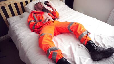 Piggy Builder - gay porn video (18)