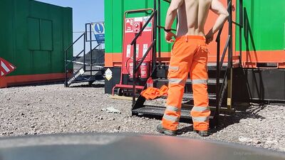 Piggy Builder - gay porn video (24)