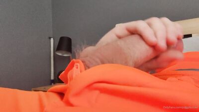 Piggy Builder - gay porn video (34)