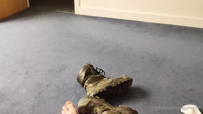 Piggy Builder - gay porn video (7)