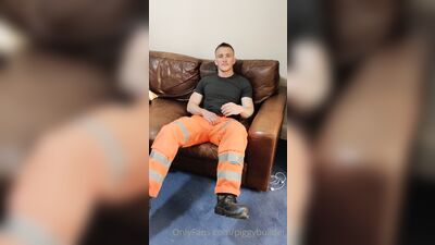 Piggy Builder - gay porn video (35)