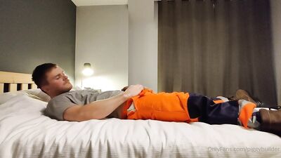 Piggy Builder - gay porn video (70)