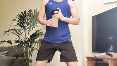 Piggy Builder - gay porn video (33)