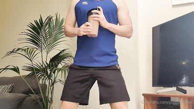 Piggy Builder - gay porn video (33)