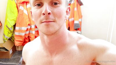 Piggy Builder - gay porn video (28)