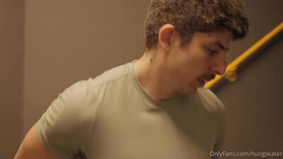 Hungskater  Kyle Krieger - free gay porn