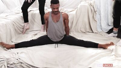 Adrian Hart Felix Fox and Max Lorde - Working His Flexibility 720p - free gay porn