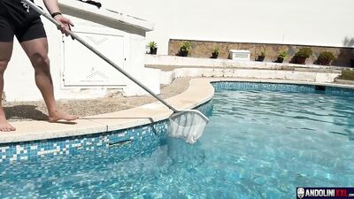 Andolini XXL BlondBigDick Matthew Ellis - Swimming Pool Desk - free gay porn