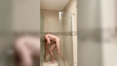 OnlyFans - Kyle Fox (caioflta20) - shower 4 min - free gay porn