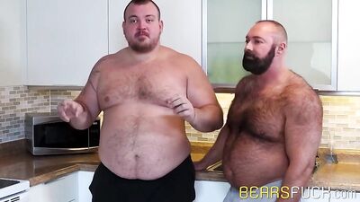 chubby hunter scott jerks off during passionate fingering