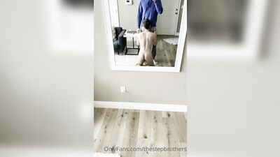 TheStepBrothers - Lil bro blows Big bro in a phone-mirror shot - 27 secs - free gay porn
