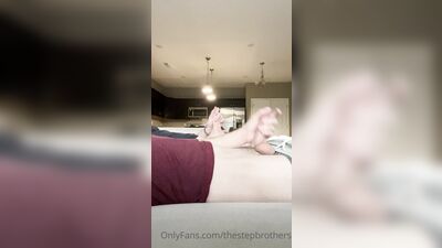 TheStepBrothers - Big bro and Lil bro have a side-by-side wank - 3 min - free gay porn