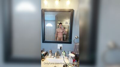 TheStepBrothers - Big bro poses in mirror while Lil bro showers then blows him a bit - 34 secs - free gay porn
