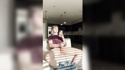 TheStepBrothers - Lil bro is having a wank and cums on Big bro - 1 min - free gay porn