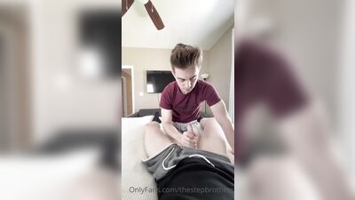 TheStepBrothers - Lil Bro wanks Big Bro -  2 min - free gay porn