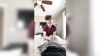 TheStepBrothers - Lil Bro wanks Big Bro -  2 min - free gay porn