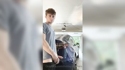 TheStepBrothers - Lil bro wanks and cums while Big bro waxes the car - 3 min - free gay porn