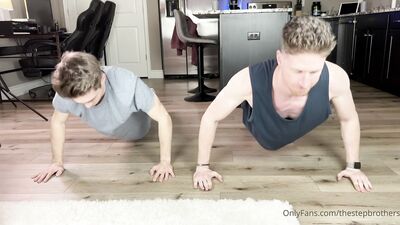 TheStepBrothers - Big bro and Lil bro do push-ups - 4 min - free gay porn