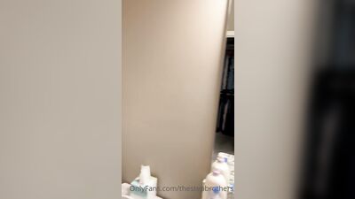TheStepBrothers - Big bro grabs Lil bros cock after he showers - 50 secs - free gay porn