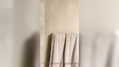 TheStepBrothers - Big bro grabs Lil bros cock after he showers - 50 secs - free gay porn