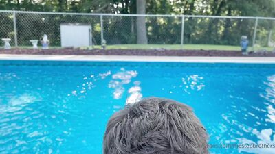 TheStepBrothers - Lil bro gives Big bro a bj sitting on the edge of the pool - 5 min - free gay porn