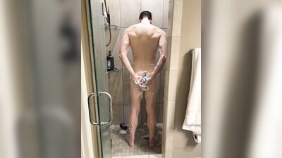 TheStepBrothers - Big bros butt in the shower - 10 secs - free gay porn