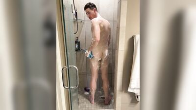 TheStepBrothers - Big bros butt in the shower - 10 secs - free gay porn